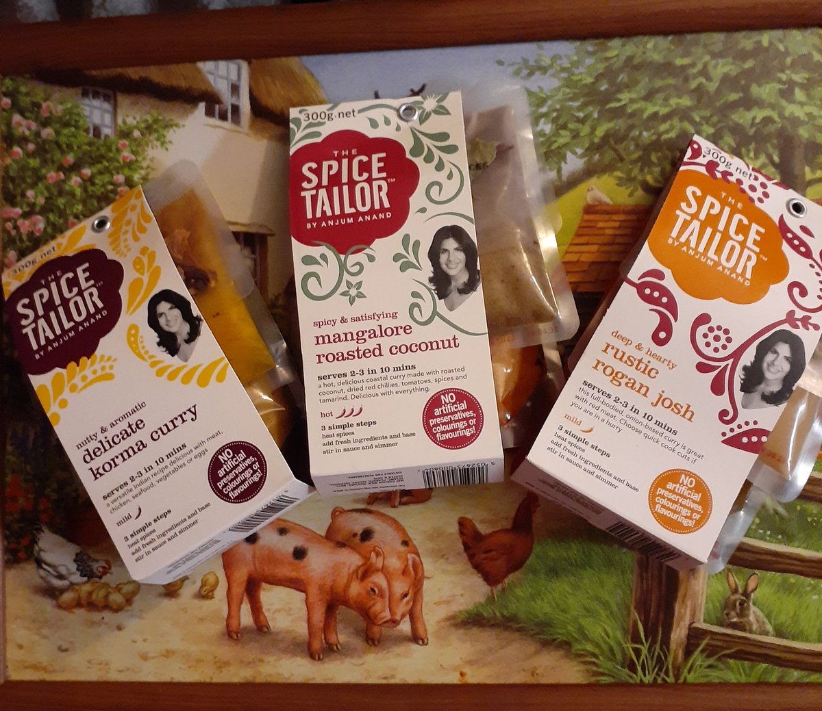 KoyukiU2's tweet image. イギリスで人気のSpice Tailorカレーがインド料理レストラン並みかそれよりおいしく少なくとも週に２回は作っています🇮🇳ニンニクと茶色くなるまで炒めた玉ねぎで旨さ倍増！
#イギリス
#spicetailor 
#インドカレー