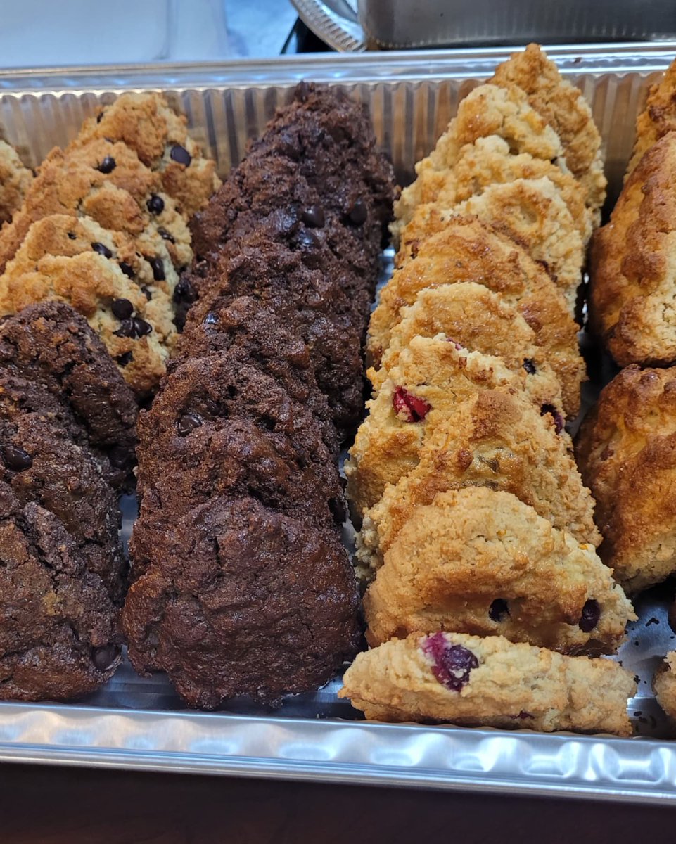 enterencore's tweet photo. What. A. Day.  Soooo long yet soooo rewarding in more ways than one!  Scones were a total hit at an outdoor market!  Let's see where God takes this!!!  Entrepreneurship is difficult, especially with so many ideas, but just gotta focus on one at a time...simultaneously.  Fun!!! https://t.co/aUeJk4fL1Z