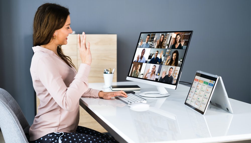 How do you maintain and improve the company culture with the change to remote &amp; hybrid working? Check out our latest article with some tips.

Hybrid working and the company culture glue - Engage4 hubs.li/Q010ypFQ0
