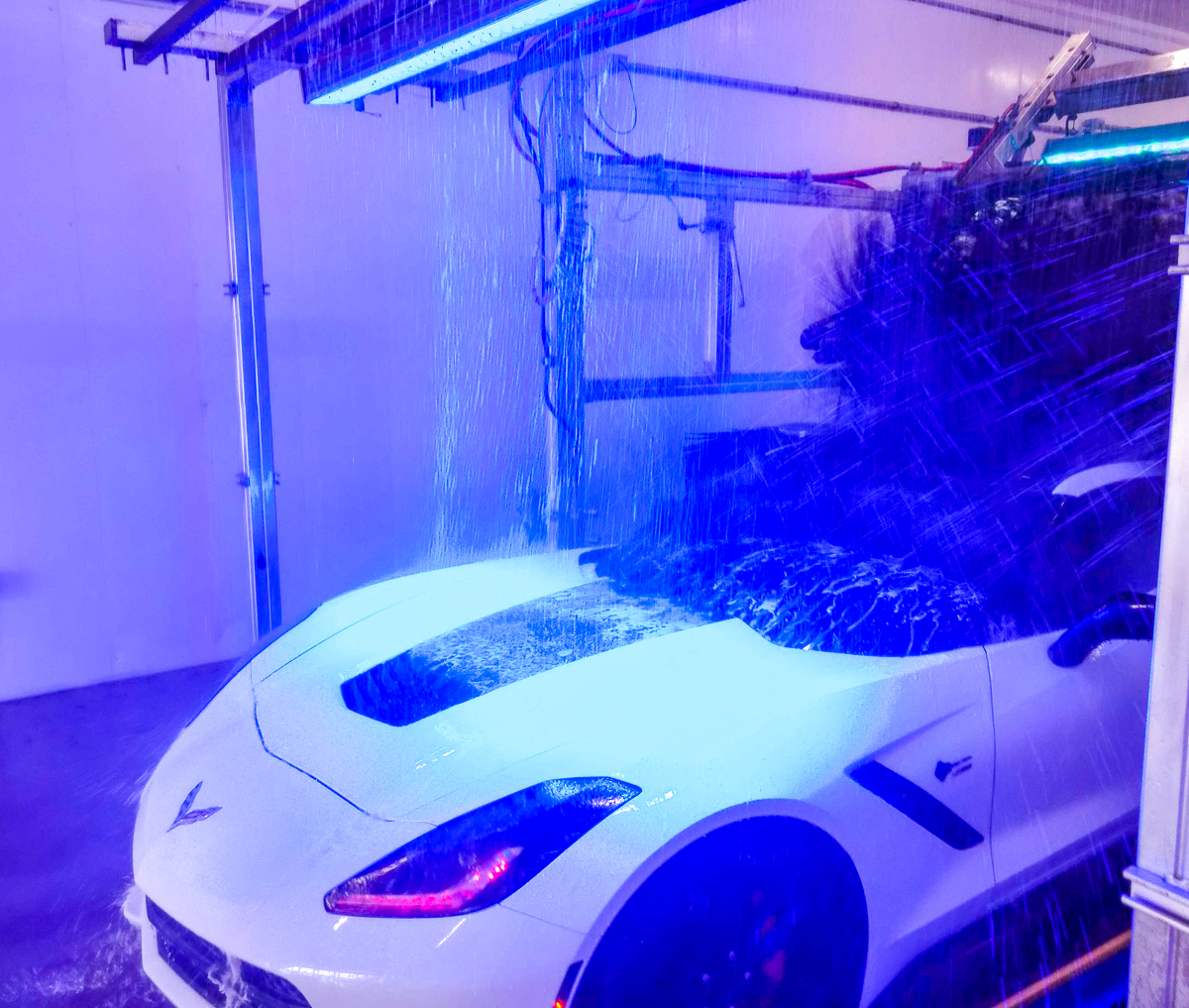 Our top two wash packages, Ceramic Gold and Carnauba Gold, come with a 3-day rain check 🌧️ ✔️ .