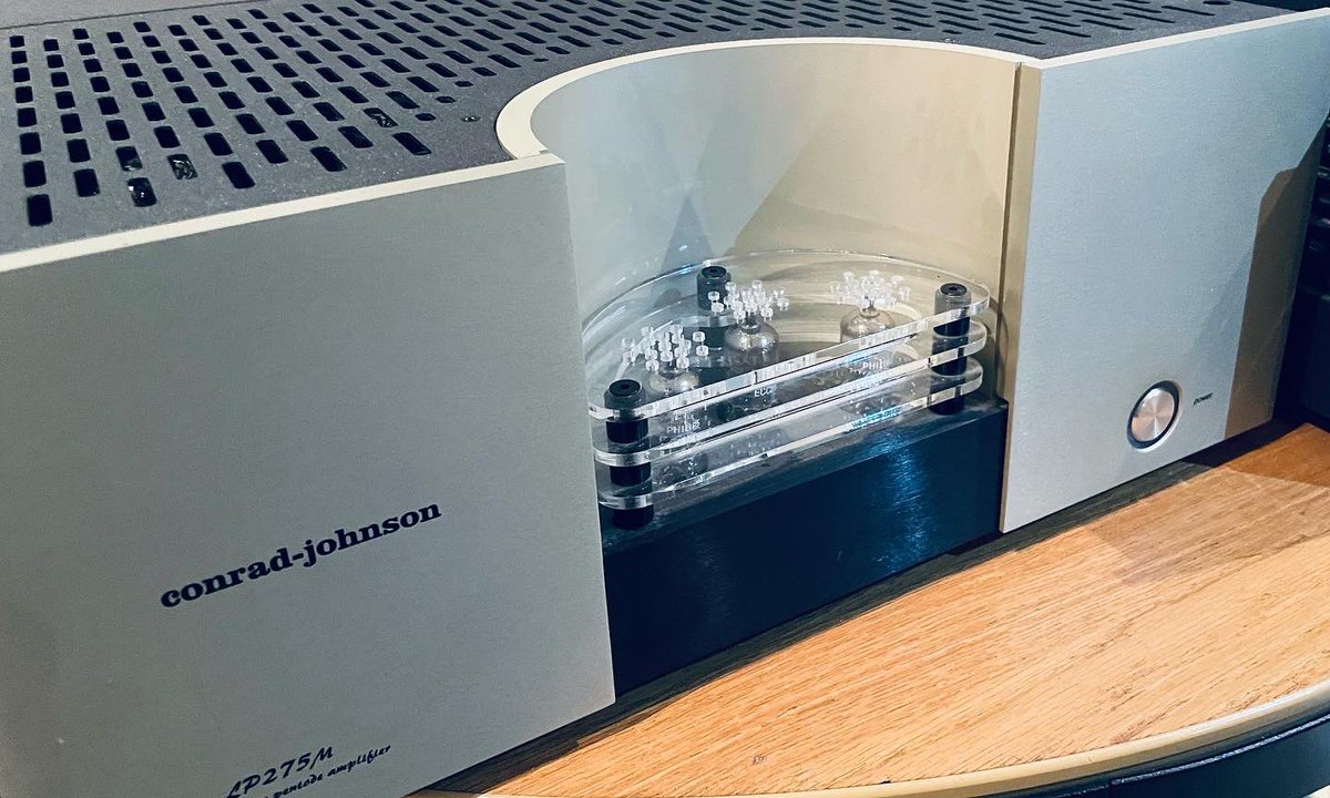 Midlandaudiox's tweet photo. Another superb opportunity for high end at affordable prices we have @conrad_johnson #lp75 mono valve amplifiers boxed immaculate condition and recently re tubed at great cost RRP was ยฃ34999 selling at a unbelievable ยฃ8995 @midlandaudiox #belbroughton #worcestershire #madeintheus https://t.co/ZxPD72qYJg
