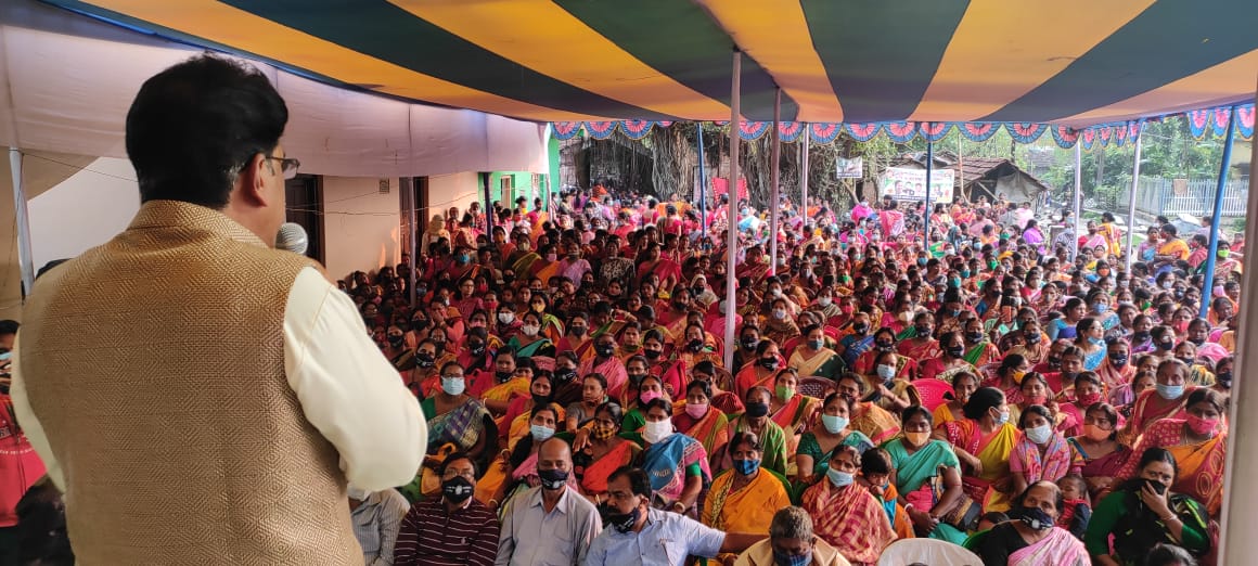 sanjaybpi's tweet photo. #StrikeForPublic
Yes,this strike of the bankers is of the people,by the people and for the people. https://t.co/k2Er3M4CFU