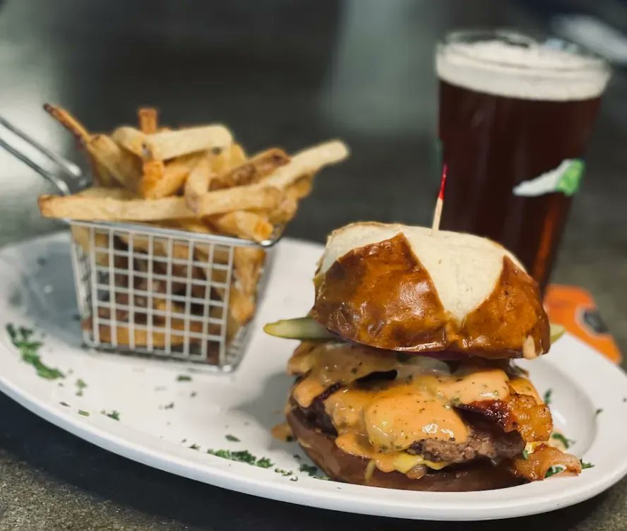 Start your week off right with a juicy burger and a cold beer. 😋 View the full menu at buff.ly/3llf1ge. 

#Raleigh #RaleighNC #RaleighRestaurants #RaleighFoodPics