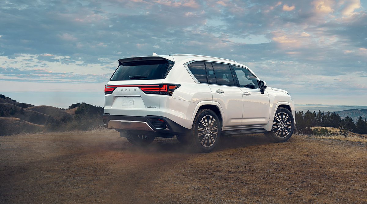 Lexus Woodland Hills tweet media