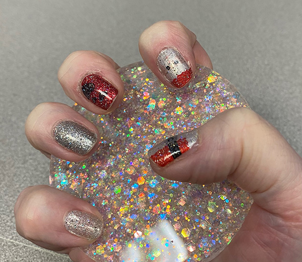 ral0731's tweet photo. My @colorstreet manicure for week of Dec 13: #HomeSleetHome, silver glitter fr #GlitzAndGlory, #HeartOfTheMatter &amp; #SecretSanta, overlaid w/ #Glittersweet ... <whew> #colorstreet #mixedmani #christmasmanicure #becolorstreet #colorsofchristmas #mondaymani https://t.co/Eh5GSkTrx8