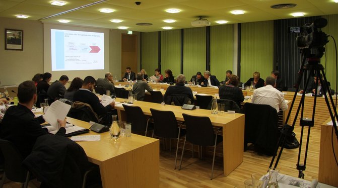 [CONSEIL MUNICIPAL]
Suivez en direct la séance du #ConseilMunicipal d'Echirolles depuis notre chaîne YouTube ➡️ youtu.be/R4xwPRlfOHA