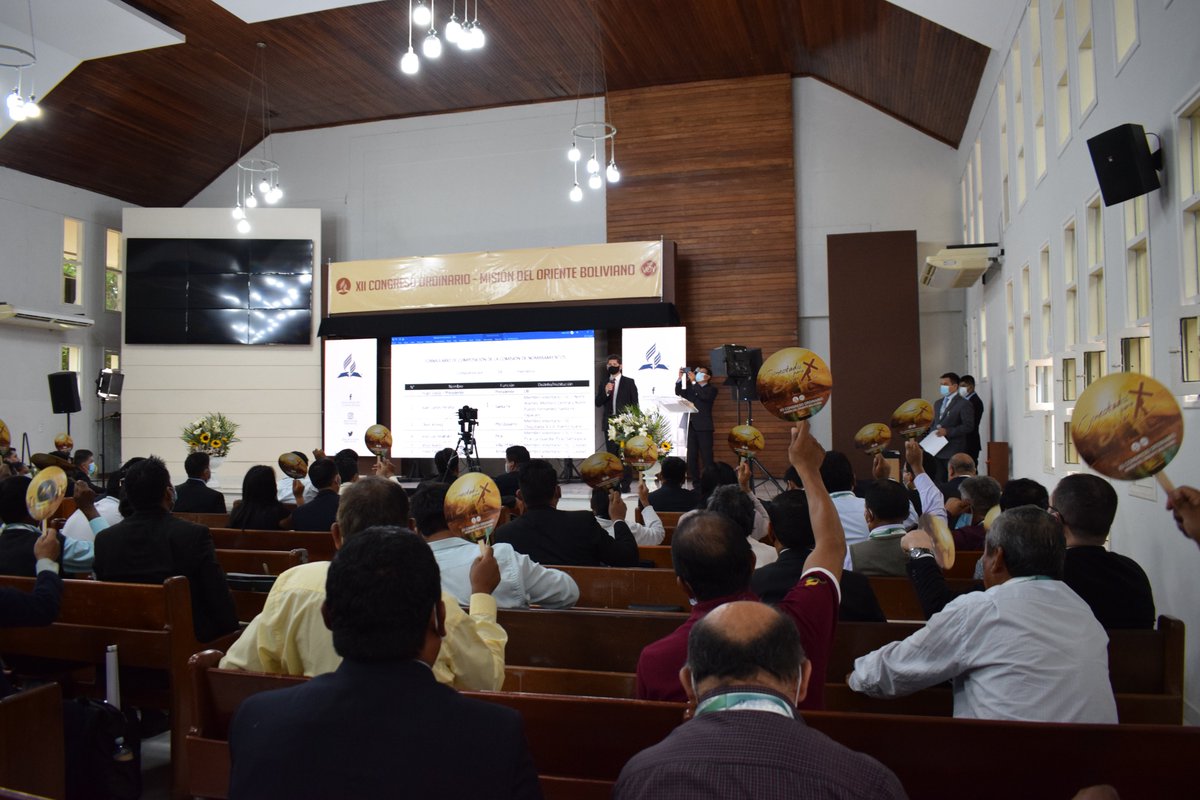 Comisión de oraganización elige a los miembros de la comisión de nombramientos, al ser presentados al Congreso, los delegados aprobaron los nombres.
#CongresoOrdinarioMob
#Conectadosparasalvar