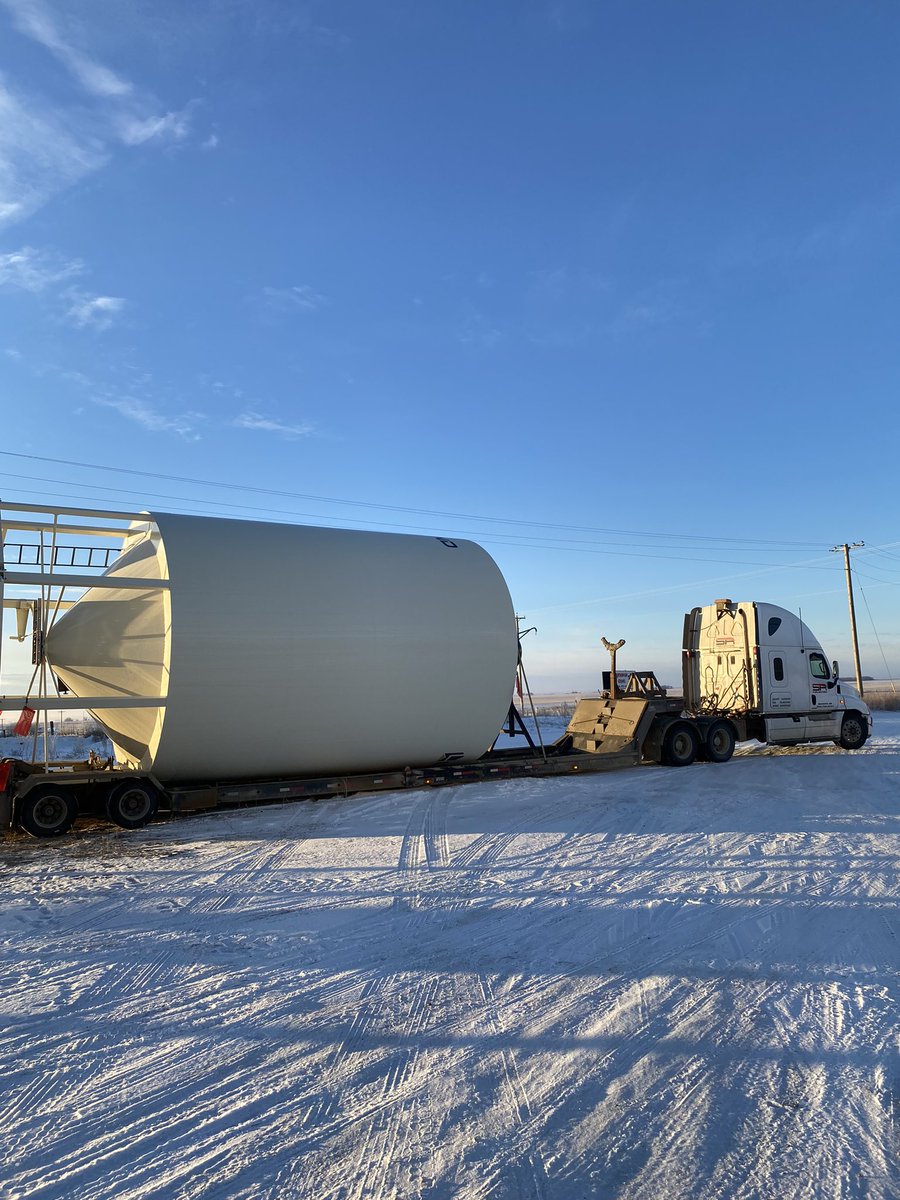 LegendBins's tweet photo. One of our 1620 Fertilizer bins heading off to Saskatchewan this morning. 
We sell direct and offer competitive pricing!

   Contact Michael:
📞 204-720-6330
📍 Brandon, MB
🌎https://t.co/3c4htBxdZe https://t.co/hqcB56RC2k