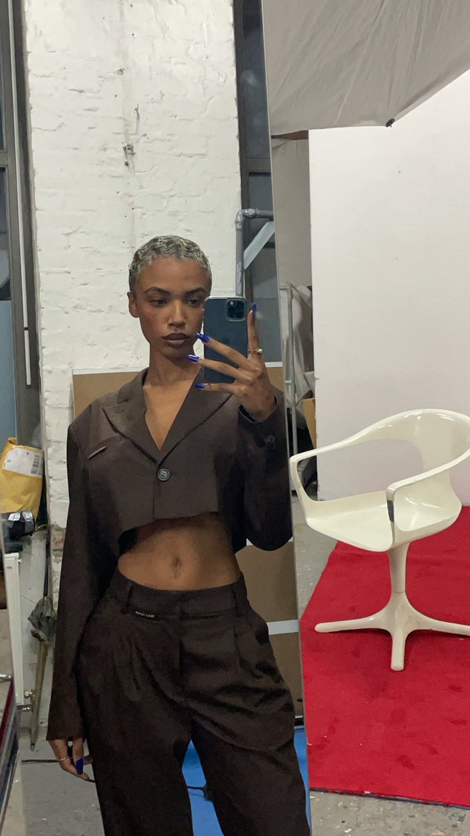 laylahoE tweet media