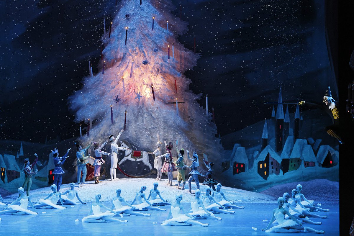 PatheLive_EN's tweet photo. #MondayMotivation: we're preparing ourselves for a wonderful journey at the @BolshoiOfficial with the #NUTCRACKER 🌟 What about you?
Meet with us this Sunday, Dec. 19 in #cinema!

🎫 https://t.co/GrpS3t5G7q

#bolshoi #bolshoiballet #bolshoiballetincinema #ballet #xmasiscoming https://t.co/z0MSBpr7bg