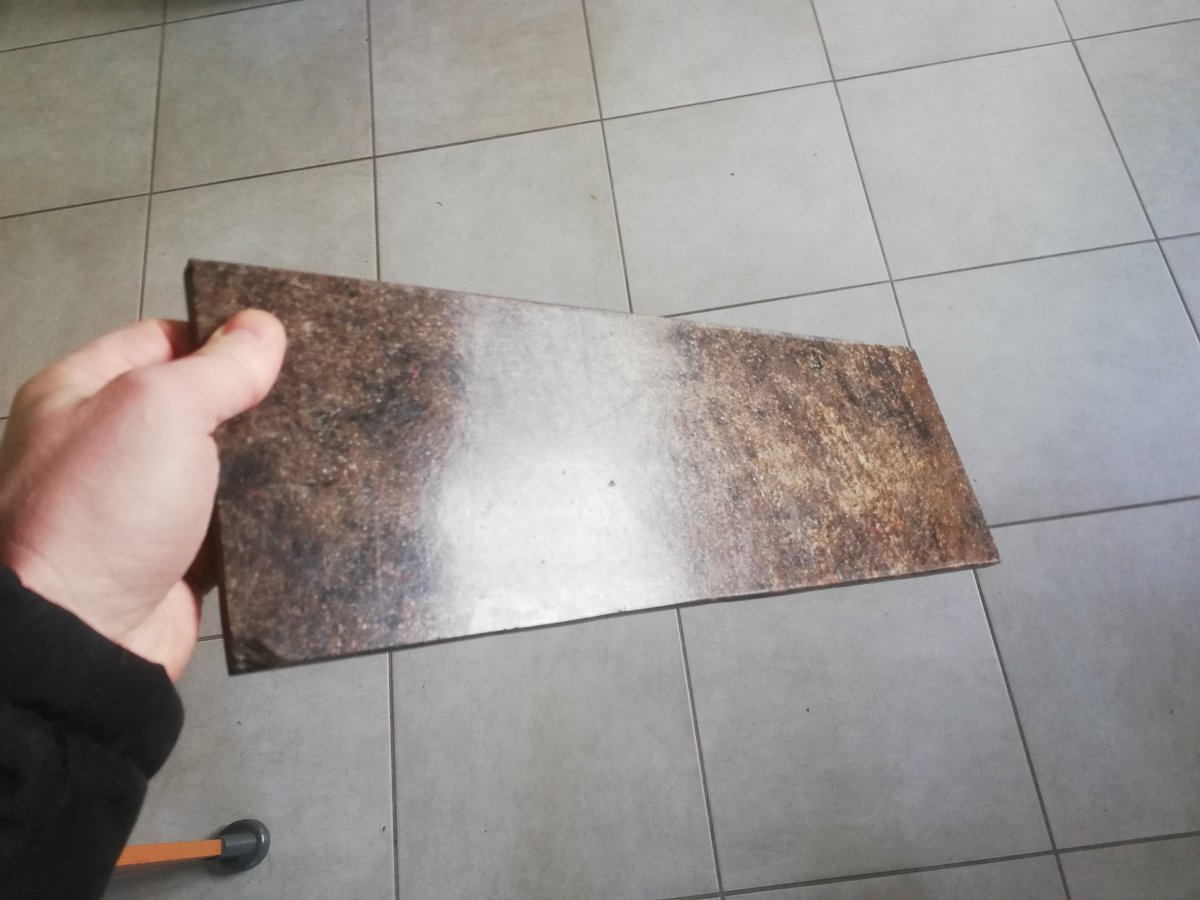 Découvrez des panneau de sensibilisation en mégots recyclés. Plaques à positionner à l'entrée ou proximité des cendriers. 
N'hésitez pas à nous contacter.