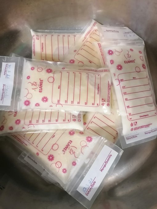 Oh no my poor milk is wasted now. My new fridge broke down after 2 months of use ..  #milk #brokenfridge<a href="/tag/milk"class="tags"><span>#milk</span></a><a href="/tag/brokenfridge"class="tags"><span>#brokenfridge</span></a><a href="/tag/pumpedmilk"class="tags"><span>#pumpedmilk</span></a><a href="/tag/milkymeal"class="tags"><span>#milkymeal</span></a>