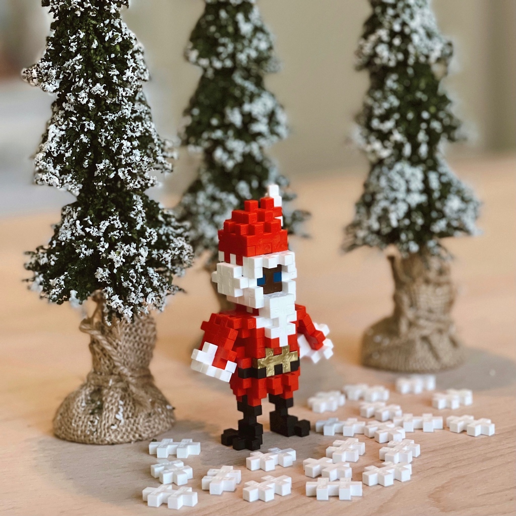 PlusPlusUSA's tweet photo. Introducing our NEW Santa tube! 🎅🏽🎅🏿🎅🏻⁠
⁠
This adorable little guy comes with a variety of skin tone options to customize your Santa! ⁠
⁠
What are you hoping the big guy brings you on Christmas morning?? 🎁⁠
⁠
#plusplususa #christmas2021 #holidaygiftguide #santa https://t.co/QAreZsoysz