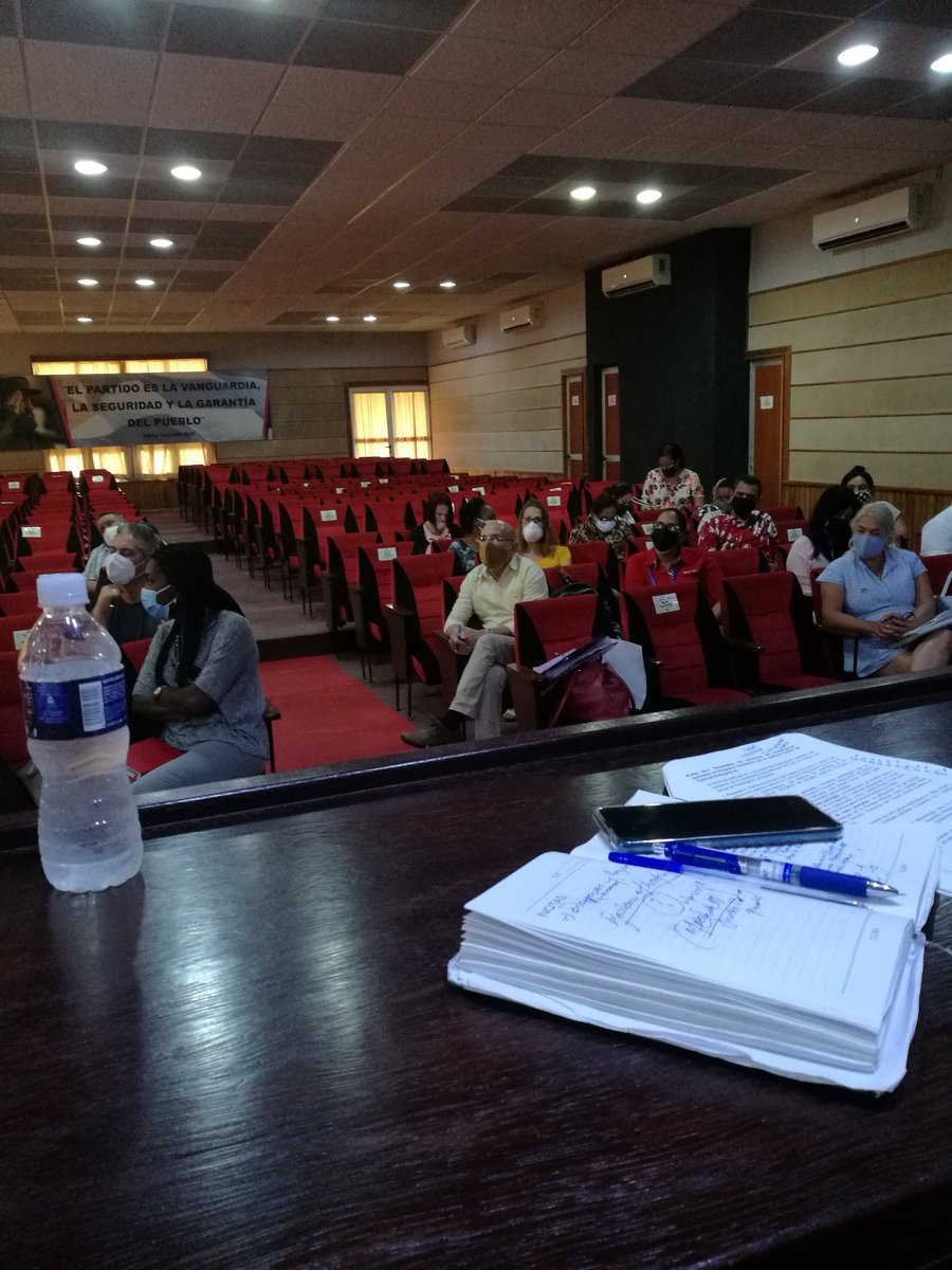 elsa_ena's tweet photo. En Mayabeque se realizó un  análisis sobre el funcionamiento del IPVCE, sus indicadores y trabajo conjunto con la Universidad, centros de investigación, CITMA y las BTJ. Se evaluaron proyecciones de trabajo. #Cuba #CubaEduca #CubaViveYRenace @PresidenciaCuba https://t.co/XUPbCmn4jA