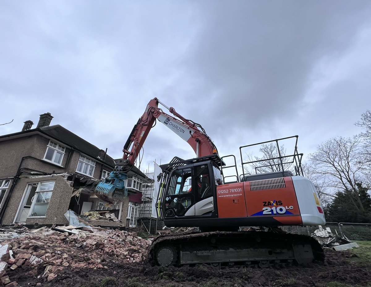 cjcharltongroup's tweet image. Our hitachi ZX210 working hard on a demolition project in North London.
#demolition #demolitionproject