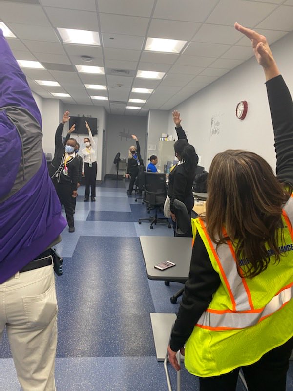 IAHAO Injury Reduction & Proficiency initiative. Stretching demo w/ New-hires. Led by PT & ATW Safety Advocate-Joint LOSA to follow ⁦@weareunited⁩ ⁦@JohnK_UA⁩ ⁦@philgriffith63⁩ ⁦@AntwonWarden⁩ ⁦@AOSafetyUAL⁩