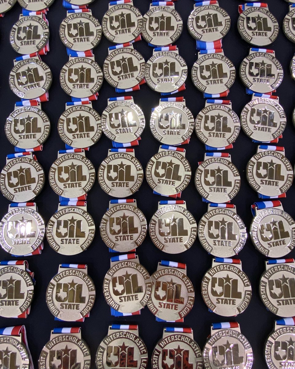 vhsband's tweet photo. Our Silver Medal Ceremony was a celebration! Congrats Vipers on a record-breaking season of excellence and #definingthestandard. We will always love Juliet! 🐍🖤💌#julietletters #uilstate2021 https://t.co/lNsUDTZwmh