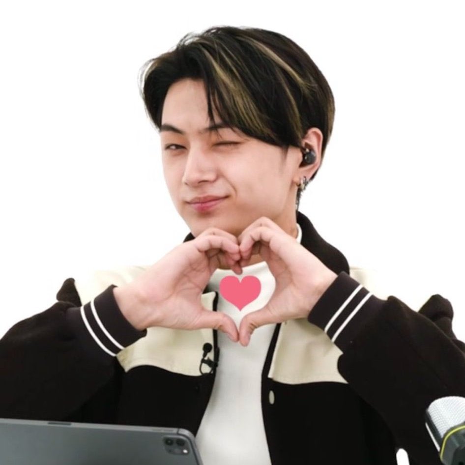 jongseongsfilm's tweet photo. him. ♡ #ENHYPEN_JAY https://t.co/Y25EDEvqmR
