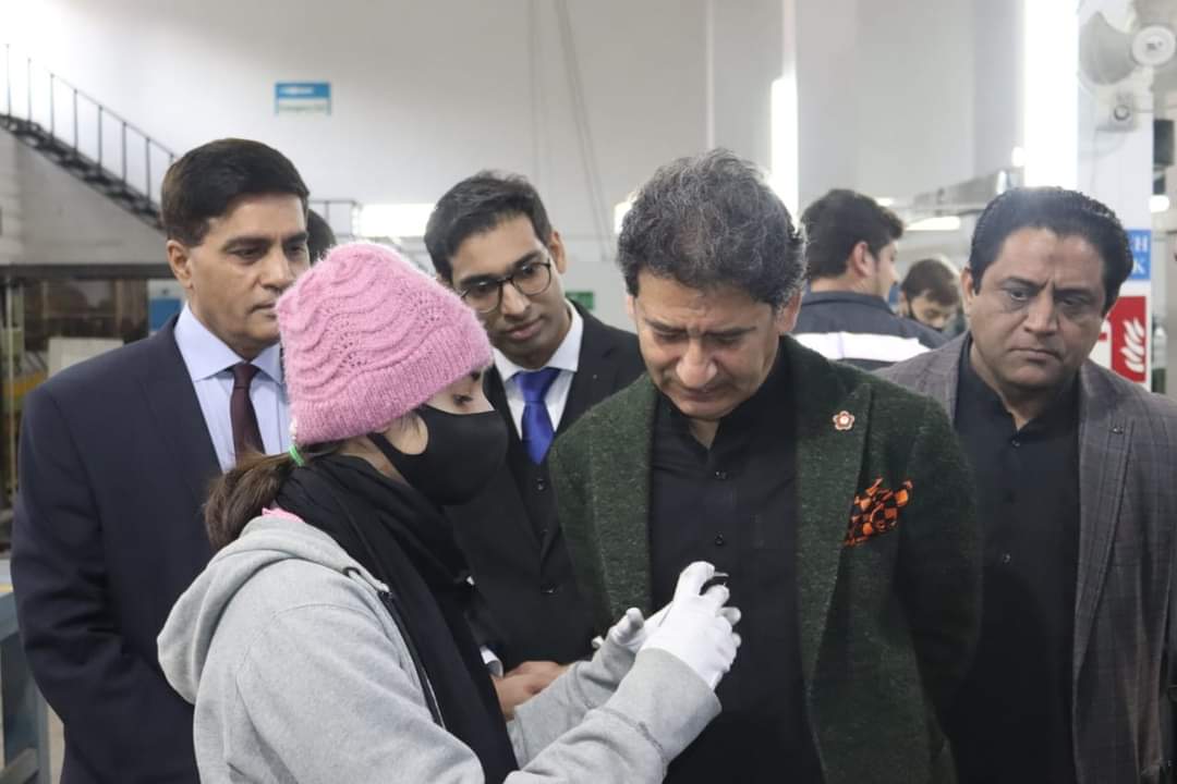 STITKPGovt's tweet image. Minister KP ST&amp;amp;IT; @AtifKhanpti also visited the Reverse Engineering Lab to examine various strategic and nonstrategic machines that have been developed to support the industrial sector in KP.

#stitkp #dostkp #innovativekp