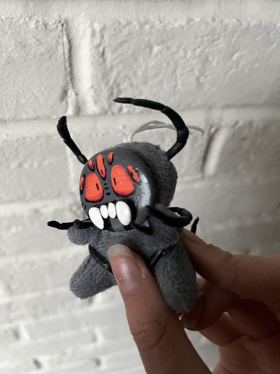 therubysaurus's tweet image. Look at this lil guy I made
Kinda based him on the core/night with all those eyes
#clayfaceplush