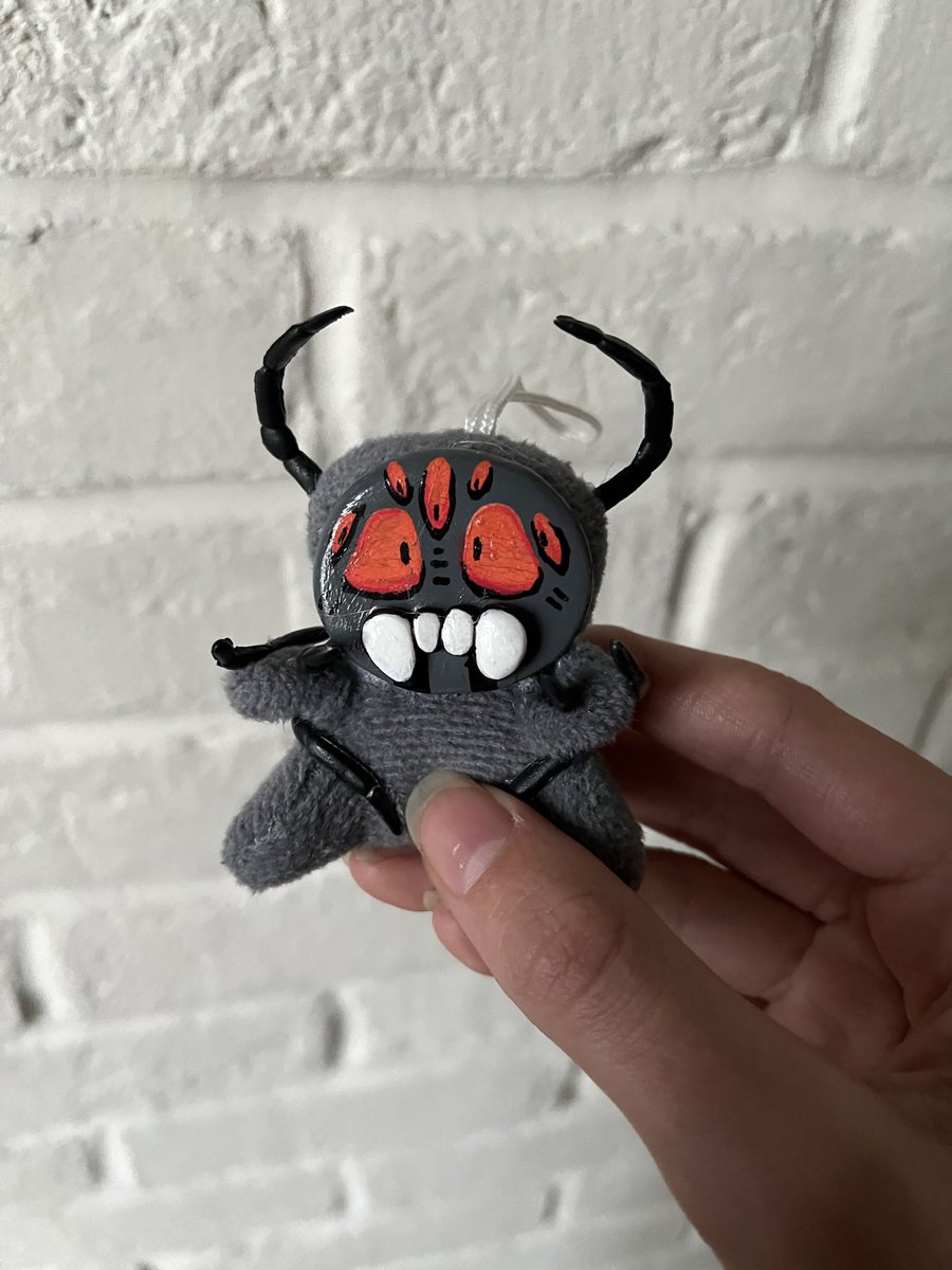 therubysaurus's tweet image. Look at this lil guy I made
Kinda based him on the core/night with all those eyes
#clayfaceplush