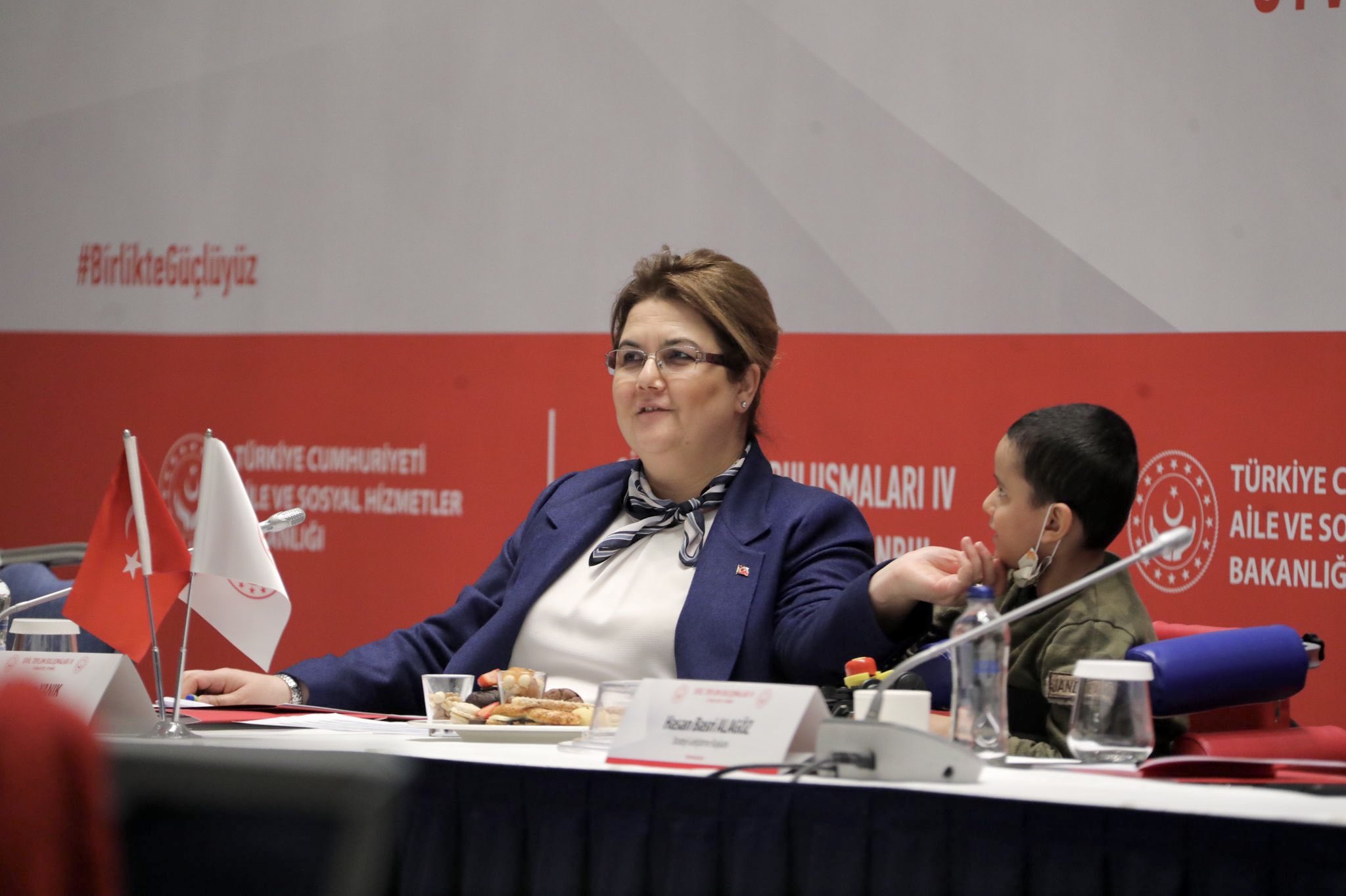 izmir aile ve sosyal hizmetler il mudurlugu izmirashm twitter