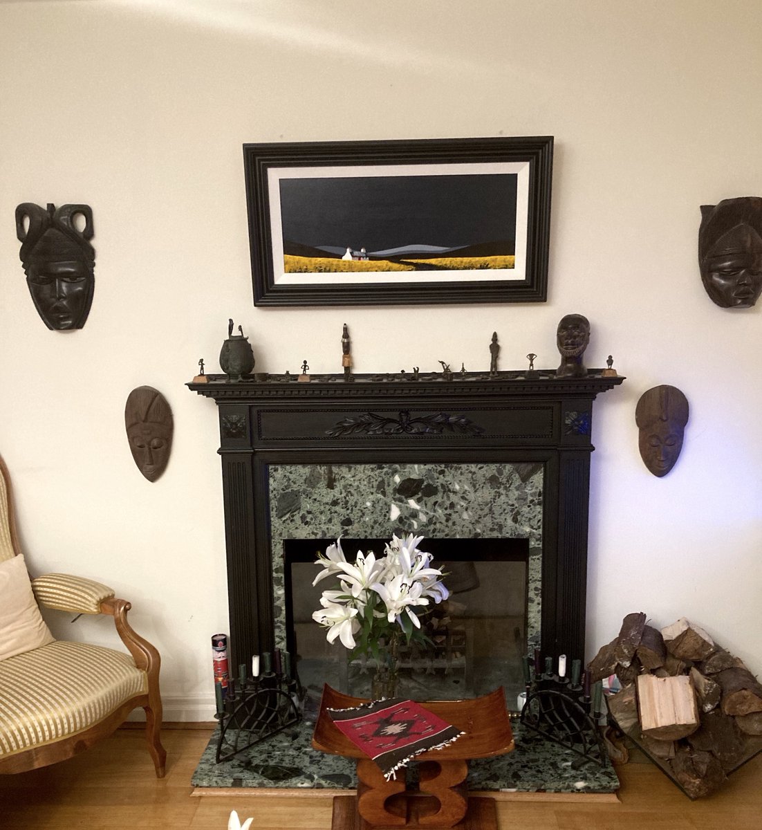 This striking Jay Nottingham painting looks fabulous in its new home from one of our lovely customers. It's always a treat to see where artwork ends up and this is no exception.

#inroom #insitu #artwork #originalpainting #happycustomer