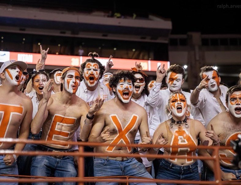 Hellraisers1988's tweet photo. Congratulations Erik Mercado for becoming the new T of Texas!! You can see Erik at UT sporting events this year as he starts his time as an official Longhorn Hellraiser Letter!! Photo credits: @RalphArvesen and Elizabeth Garabedian https://t.co/I7igIgWEeK