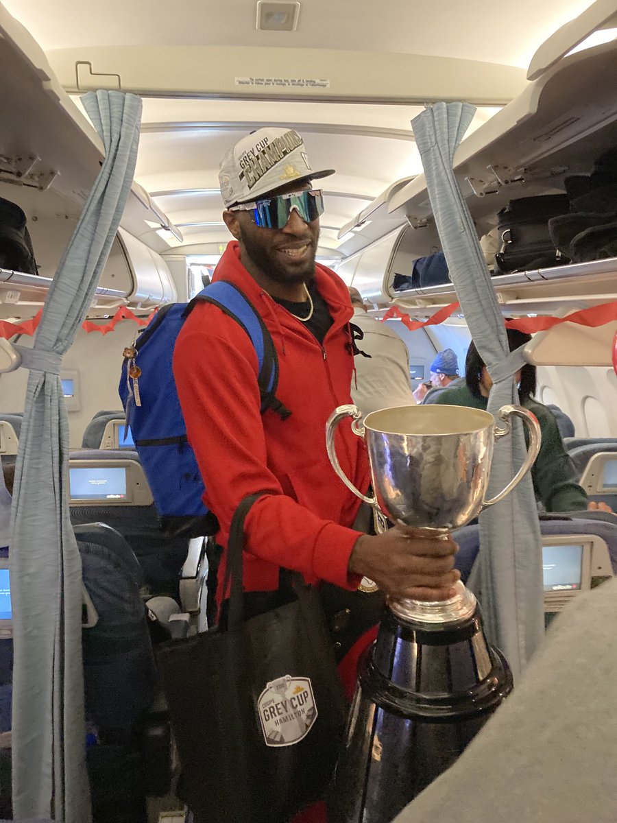 Who got the Cup? ⁦<a href="/Stmn_Willie_Bmn/">Willie H. Jefferson III</a>⁩ got the Cup! ⁦<a href="/Wpg_BlueBombers/">Winnipeg Blue Bombers</a>⁩