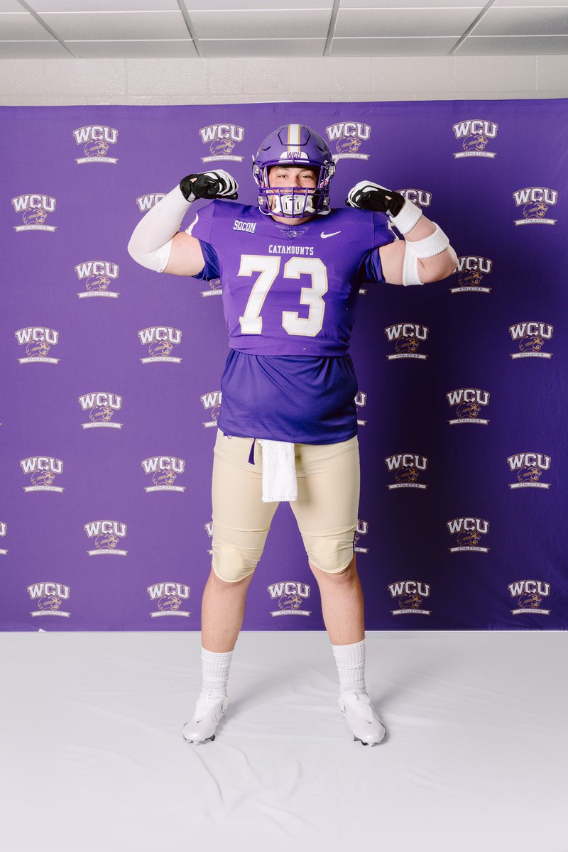 DerekSimmons66's tweet image. Let’s get to work!! Committed 🟪⬜️ @CatamountsFB @Kb1Raw @CoachKerwinBell @Jcoop50  
#WesternTough #Bethebest