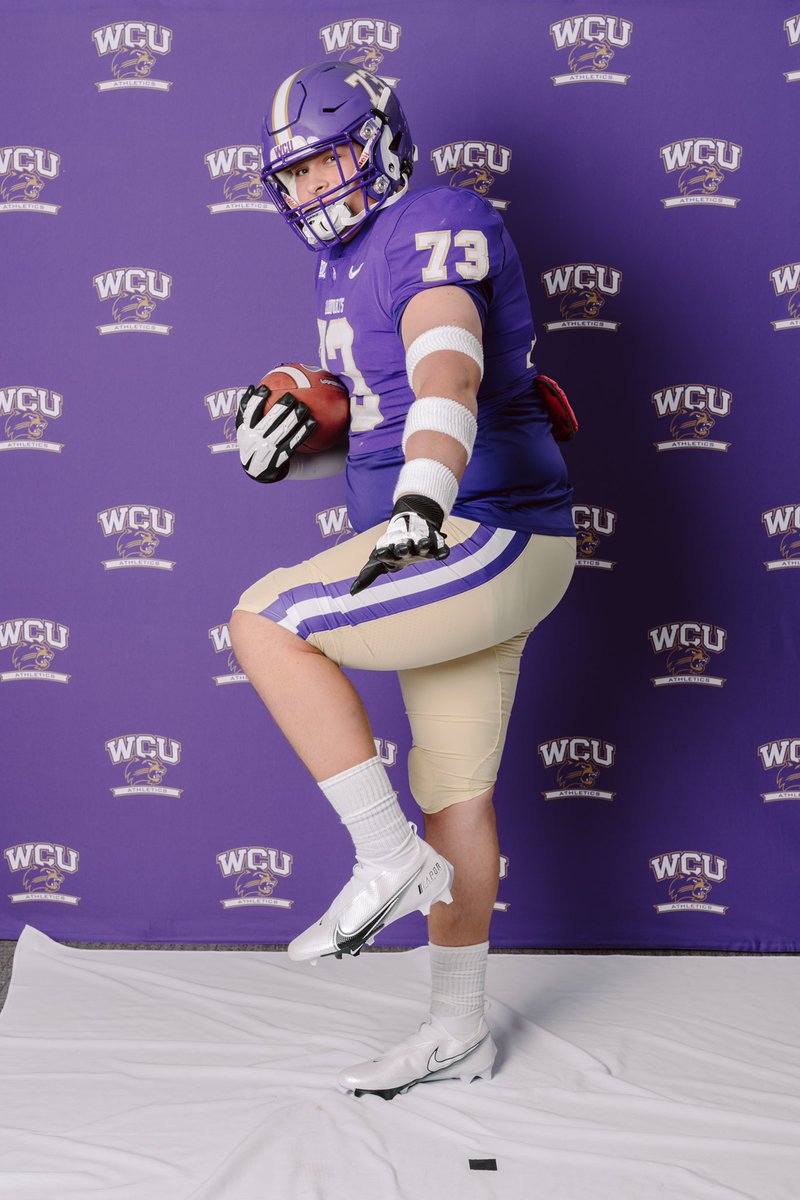 DerekSimmons66's tweet image. Let’s get to work!! Committed 🟪⬜️ @CatamountsFB @Kb1Raw @CoachKerwinBell @Jcoop50  
#WesternTough #Bethebest