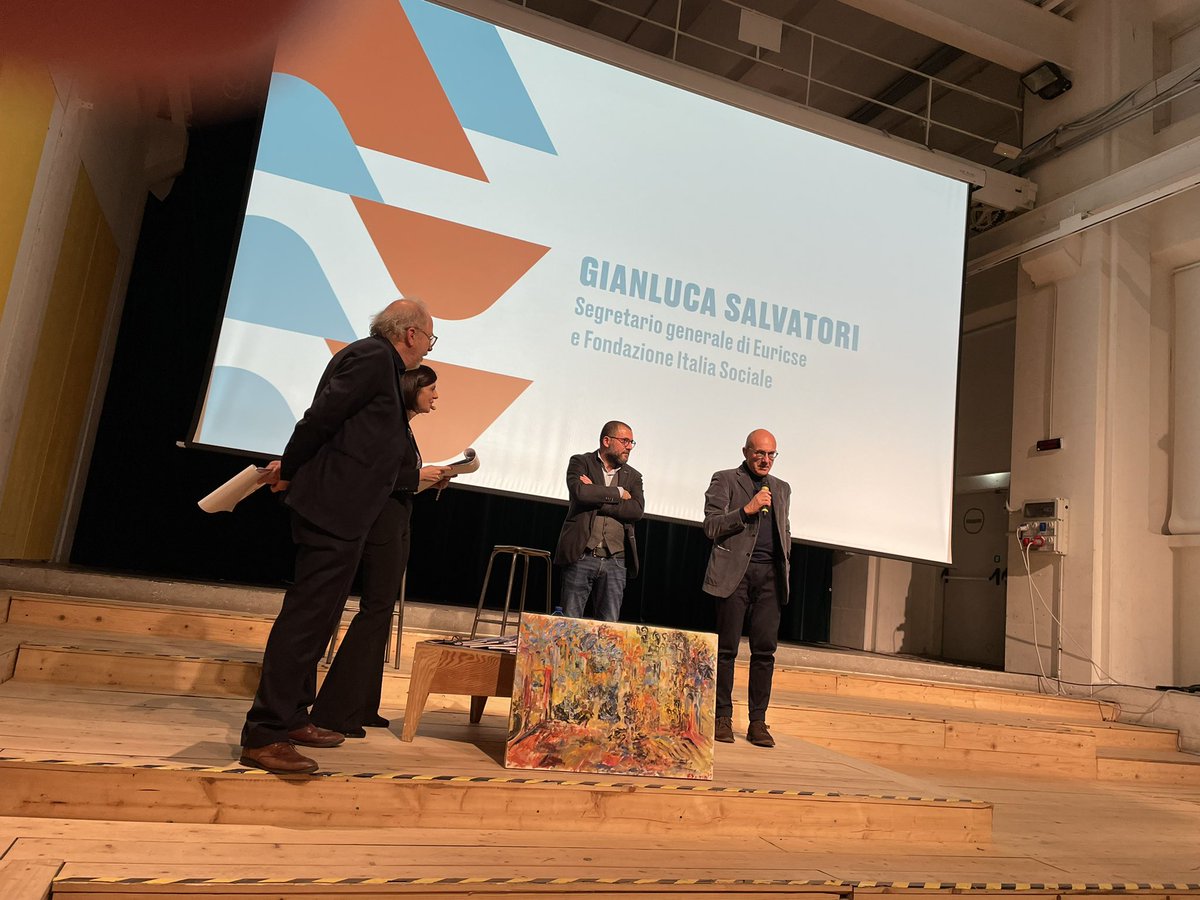 VITAnonprofit's tweet photo. Concludiamo questo pomeriggio con gli interventi di Vincenzo Durante, Responsabile Area Innovazione di @Invitalia e Gianluca Salvatori, Segretario generale di @Euricse e Fondazione Italia Sociale, parlando di incentivi e del Piano d’azione per l’economia sociale.
#SocialFactor https://t.co/HRS5NRjlkW