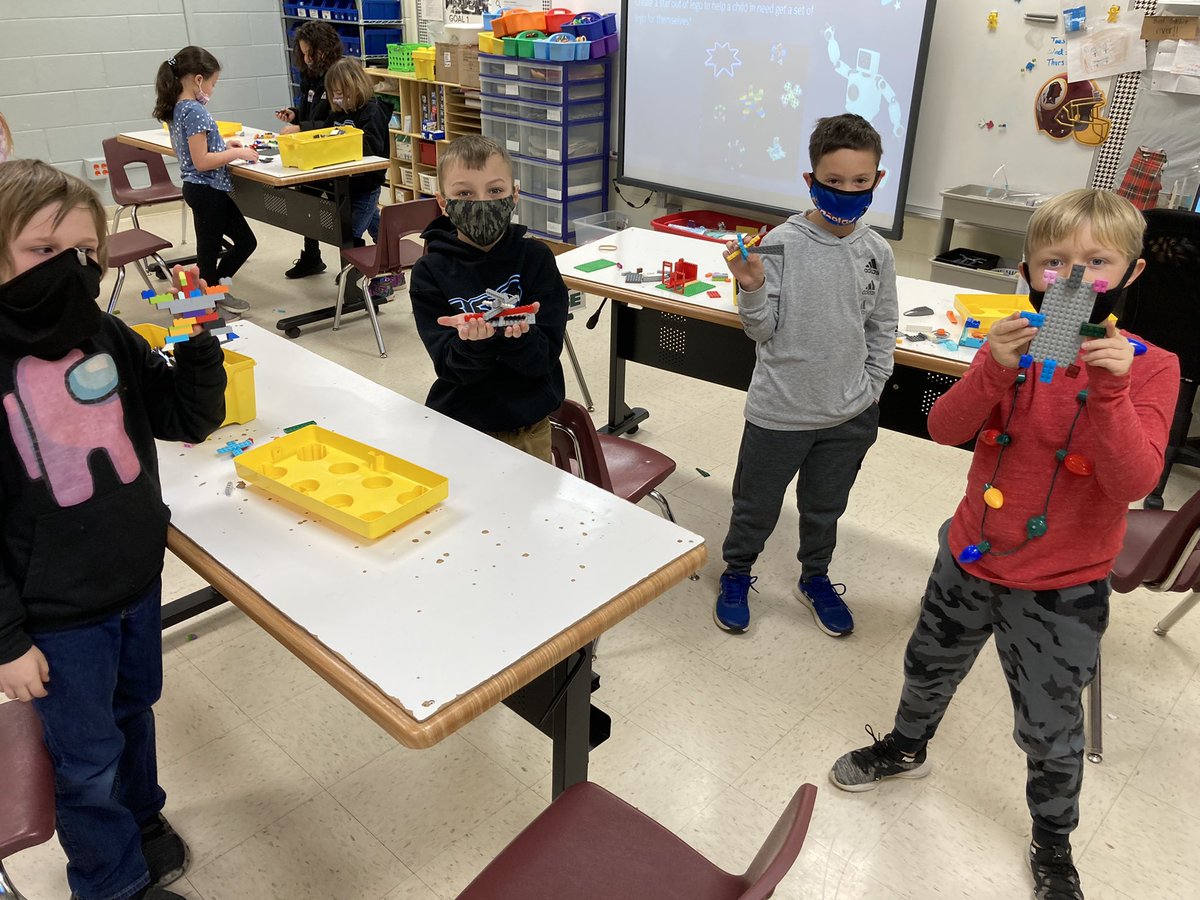 Rodgers_Edu's tweet image. Lego stars in steam class this week!  A chance to give back while having fun building! #BuildToGive #sharkSTEAM