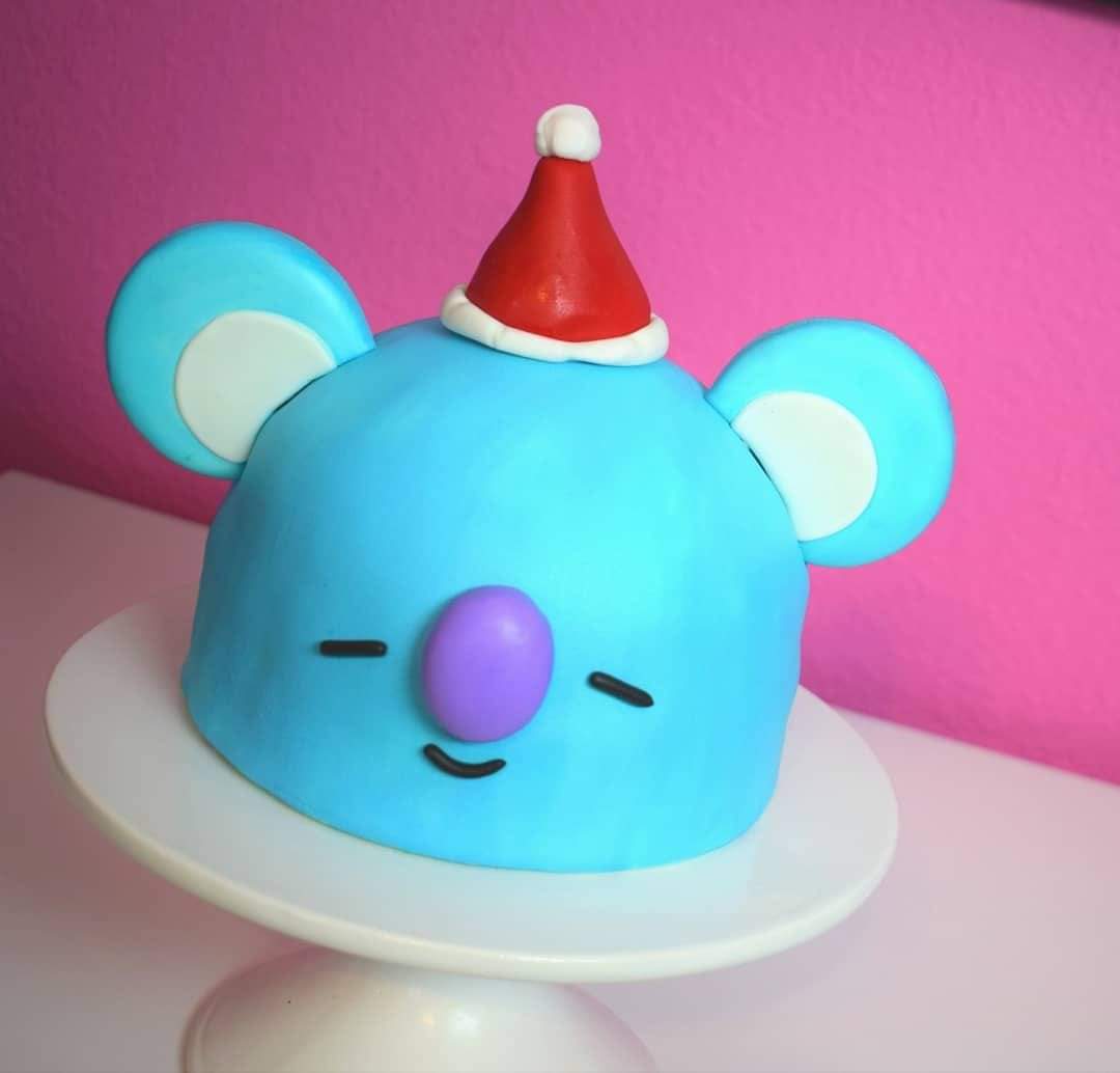 DokiCake's tweet photo. I still can't believe it has been 2 years since I made this cake🤩 This helped me win the 2019 #bt21_baker award🤩Those were some good memeories💖🤗Should I make RJ next?🤔🤗💖
#OurARMYReceivedAnAward #BTS #OnThisDay
https://t.co/YctXTr2bsJ
@_LINEFRIENDS @BTS_twt @BT21_ https://t.co/4YRvSTYDnw