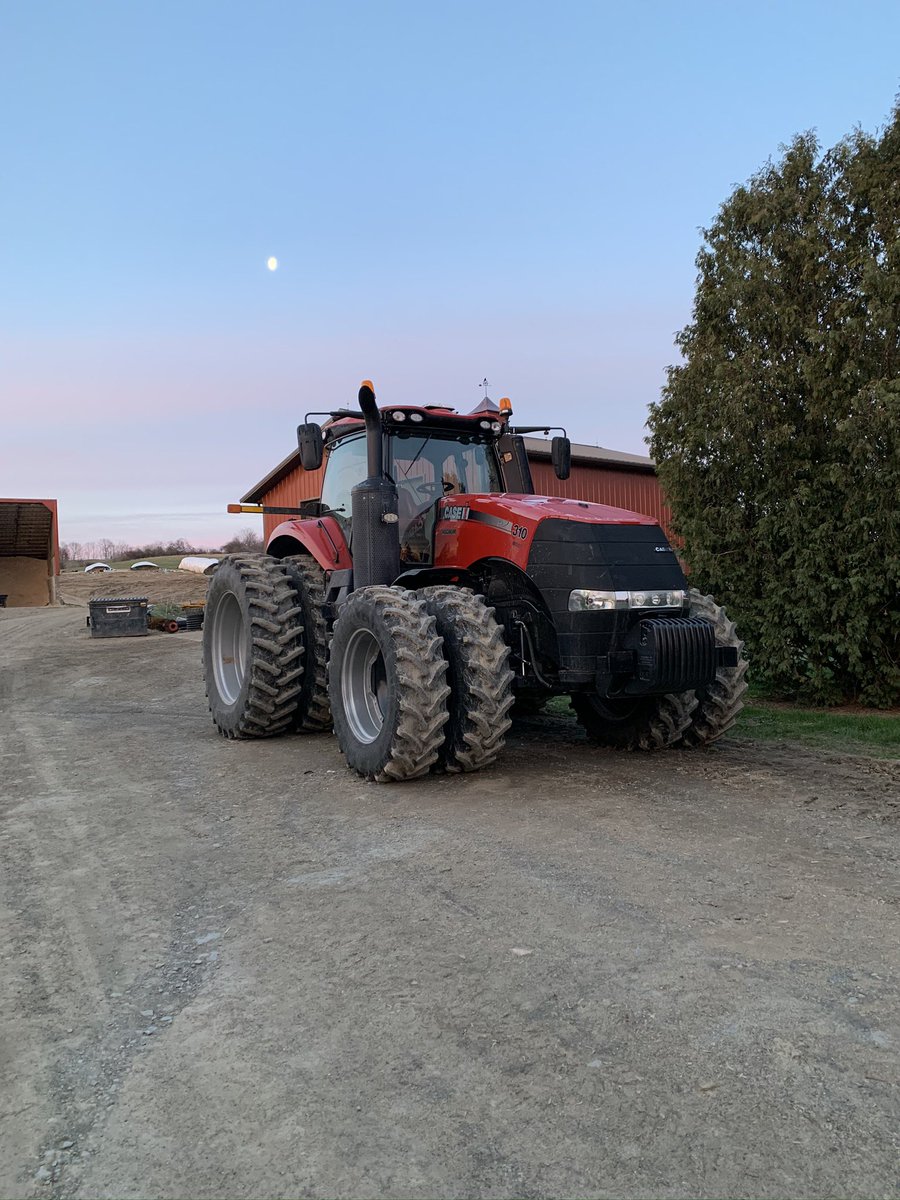 winston_2334's tweet photo. I’m looking to sell my 2018 Case IH magnum. 2018 model with 1690 hours. It is a great tractor, and has all the bells and whistles on it along with 372 receiver, and pro 700 monitor. If interested, please DM me for more info. 180k, and located in northeast NY. RTs appreciated https://t.co/8fOExN2GWa