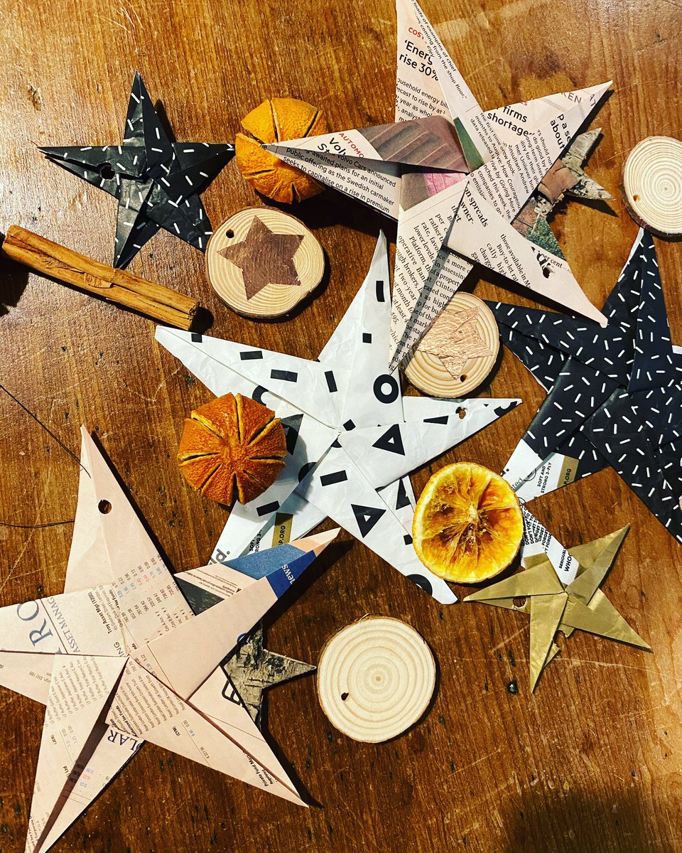 WWLGlasgow's tweet image. Christmas can cause financial pressures, anxiety and lots of waste. You can make beautiful decorations out of things you throw away. #Zerospend 
#zerowaste #sustainable #sustainablechristmas