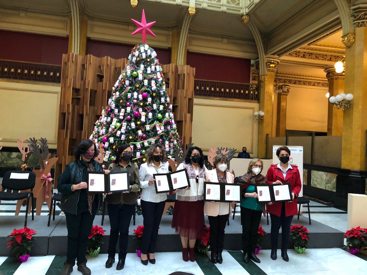 Participamos en la cancelación de la estampilla #Navidad2021 que emite <a href="/CorreosdeMexico/">Correos de México</a> <a href="/sepomextrab/">trabajadores sepomex</a> y en el encendido del tradicional árbol de navidad. #Indesol <a href="/bienestarmx/">Bienestar</a> <a href="/luzrosalesestev/">Luz Rosales Esteva</a> <a href="/Hacienda_Mexico/">Hacienda</a> <a href="/SEGOB_mx/">Gobernación</a>