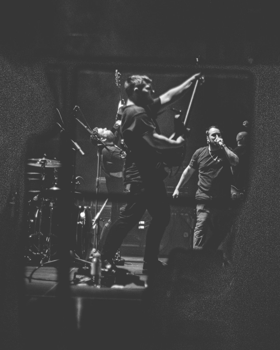 lifesickhc's tweet photo. “Anyone can pull a fucking trigger - does it make you feel bigger?” 🔥
Pre-order our upcoming album 'MISANTHROPY' by clicking the link down below👇🏼
https://t.co/bl4C7vooOo
📸: Julius Kiemen
#Lifesick #Misanthropy #IsolationRecords #PrimeCollective https://t.co/mrsOopf31S