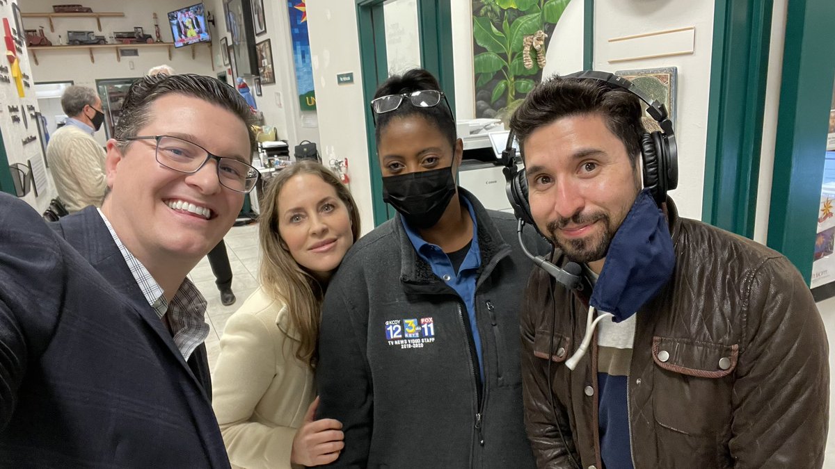 Joey_Buttitta's tweet photo. Great fun last night at the #UnityShoppe Telethon on @NewsChannel312. Helping to raise money for a wonderful Santa Barbara organization that’s all about respect, dignity and choice. You can still donate at https://t.co/w1uXRfZSKT. 

The Morning Show team really showed up! https://t.co/iA3atz9Q3B