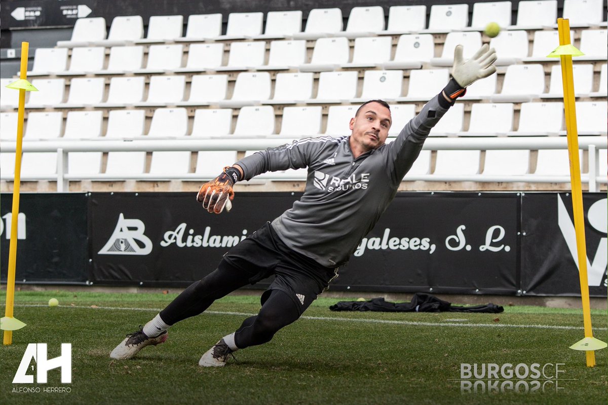🔛 Preparado para la segunda ronda de #CopaDelRey 

⚫️⚪️ A por todas <a href="/Burgos_CF/">Burgos Club de Fútbol</a> 💪🏻

#AH1 #VamosBurgos