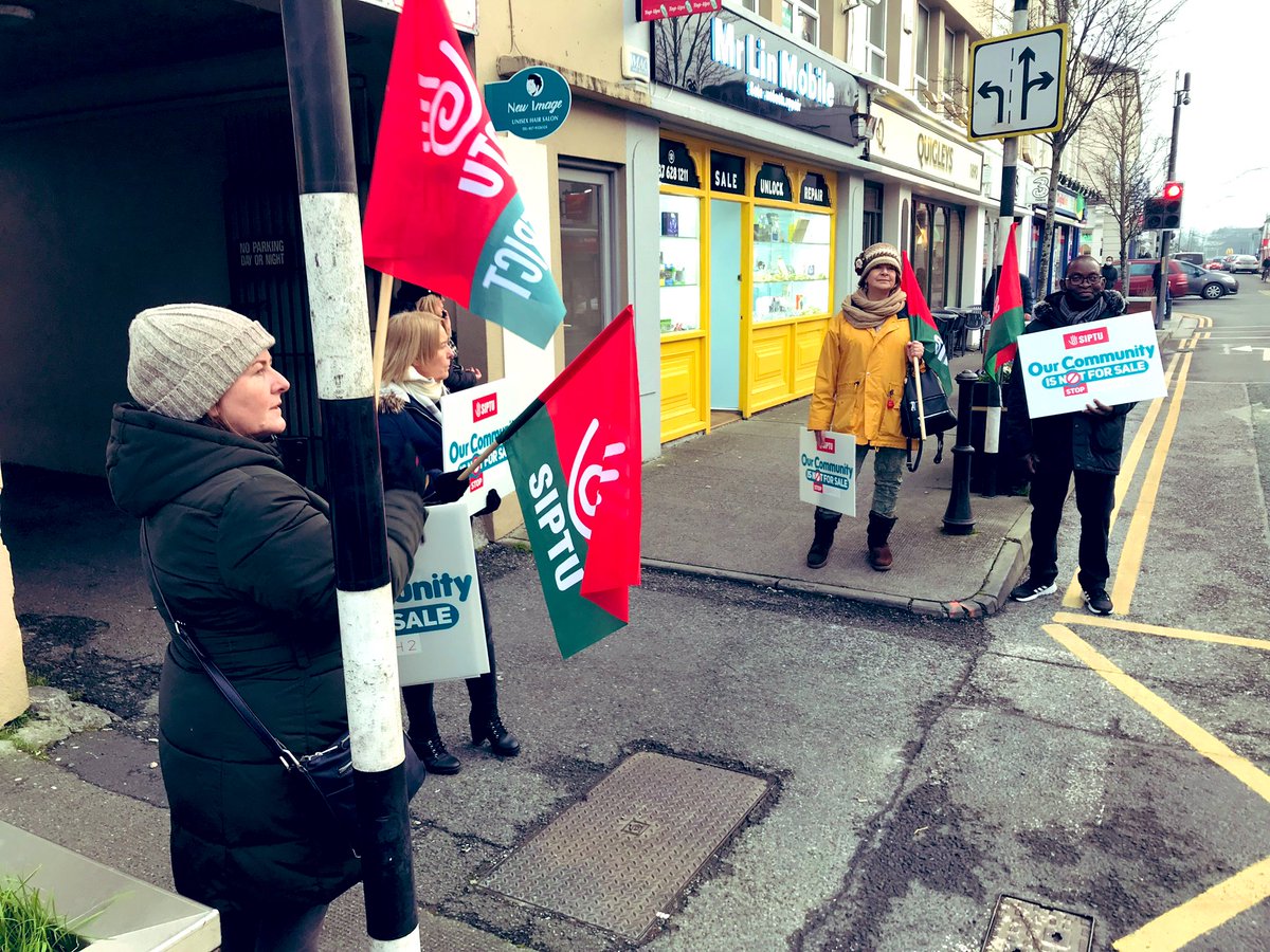 SIPTU's tweet photo. Workers and communities will ultimately pay the price for the privatisation of Local Employment Services & Job Clubs.
#OurSIPTU members are determined to stop any attempt by Government to progress the privatisation of these services. #OurCommunityisNotforSale https://t.co/kc0QpnOaKv