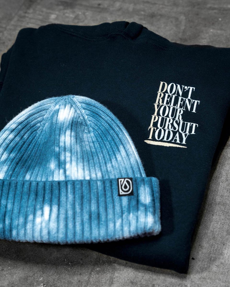 drypt_co's tweet photo. Gear up for the holidays! ☃️❄️ The Midnight Collection has arrived!

Our cozy hoodie is made with heavyweight cotton 💪🏽 - built to keep you warm on the coldest December days 🔥

Funds from each purchase goes towards scholarships for First Gen students. Link in bio. 

#DRYPT https://t.co/uUJEyahss9