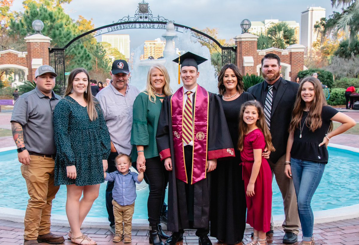 chayse_warren's tweet photo. Couldn’t be happier to graduate from Florida State University. I’ll forever appreciate the people I’ve met and grown close to as well as the memories we have made. Beyond excited to see what the future holds. It’s forever Go Noles! https://t.co/TrTmiNygT9
