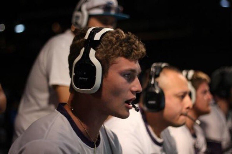 LOKES_wAo's tweet photo. Happy birthday to one of my first ever teammates! @Talley_US #rLFam https://t.co/OVHC4fcXm3