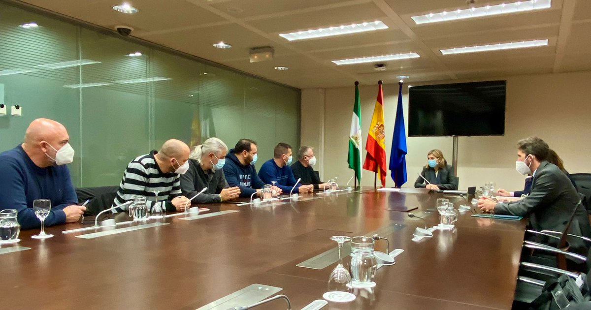 EmpleoJunta's tweet image. Hoy hemos estado presentes en la firma del acuerdo entre la empresa #Aernnova y sus trabajadores para la adopción de medidas de regulación de empleo. 🤝

Nuestra felicitación por el resultado de esta negociación.
 
✅La #mediación es un instrumento útil y eficaz de @empleojunta