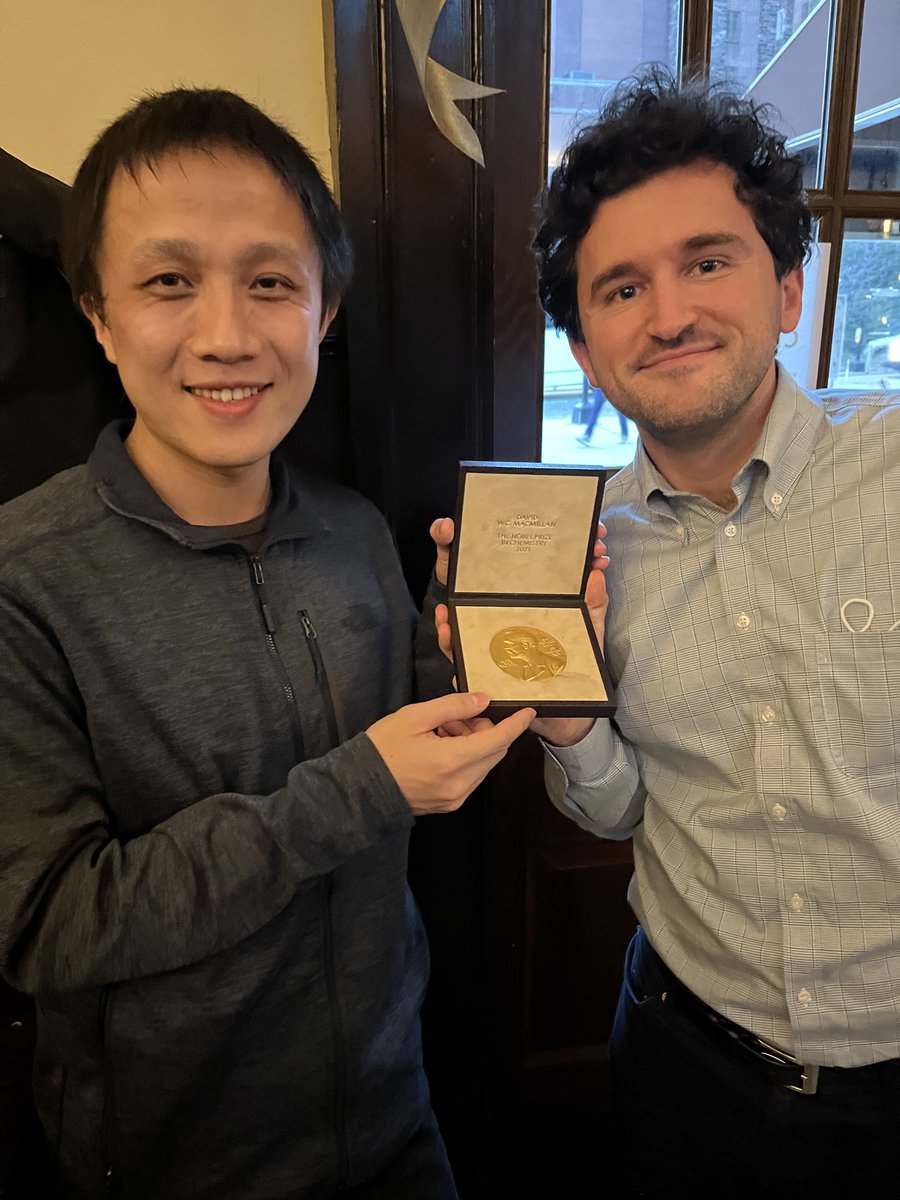 JacobGeri1's tweet image. Had a fantastic weekend in Princeton celebrating Dave's Nobel! It was amazing to reconnect with so many old friends (like Tao Wang, pictured) and group alumni (>75!)- an unforgettable experience. @dmac68 @MacMillan_Lab
