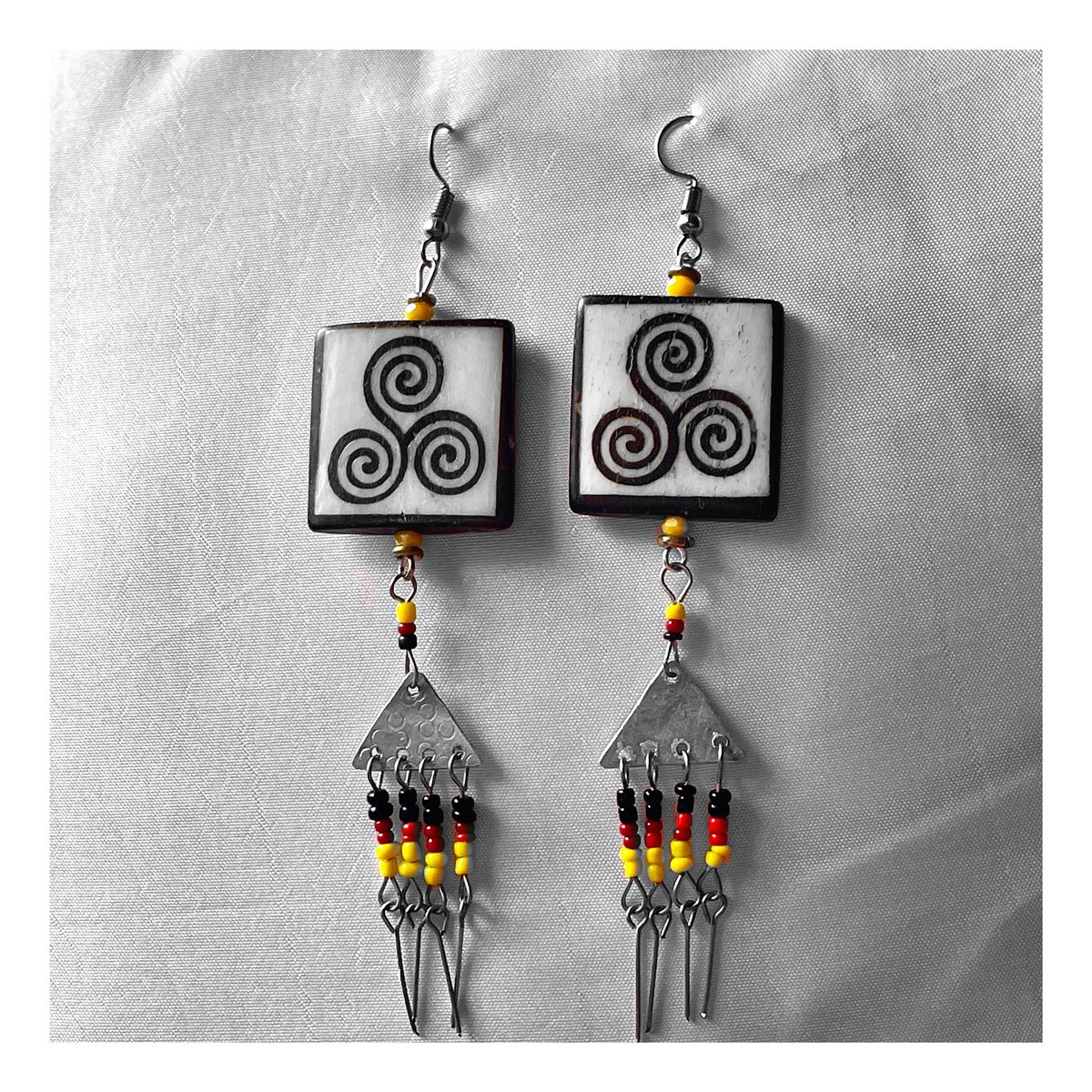 IKipepeo's tweet photo. ~Kipepeo Collectiom~

“Guide me as I weave healing medicine with my gifts and experiences…”

#africa #earringstyle #earringsoftheday #earrings #affirmations https://t.co/nGVGX6Agnr