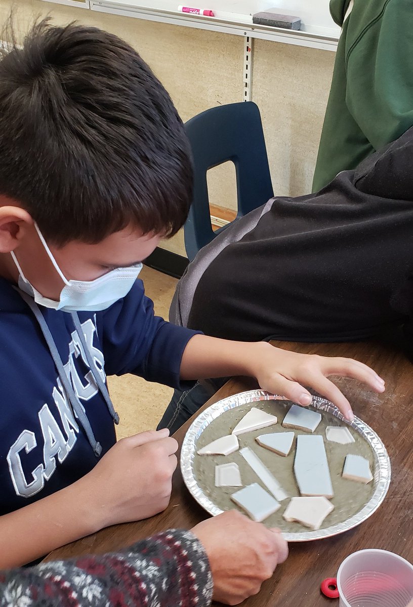 SD27_ADST's tweet photo. Naghtaneqed students have been incorporating math into their hands on projects - learning about cement ratios to create garden stepping stones! I wonder where we will find these when the snow melts?
#tilesetting #travellingtradeskit #handsonlearning @SD27_CC @SD27_CP @tonyspeers https://t.co/m9CVYegV7v