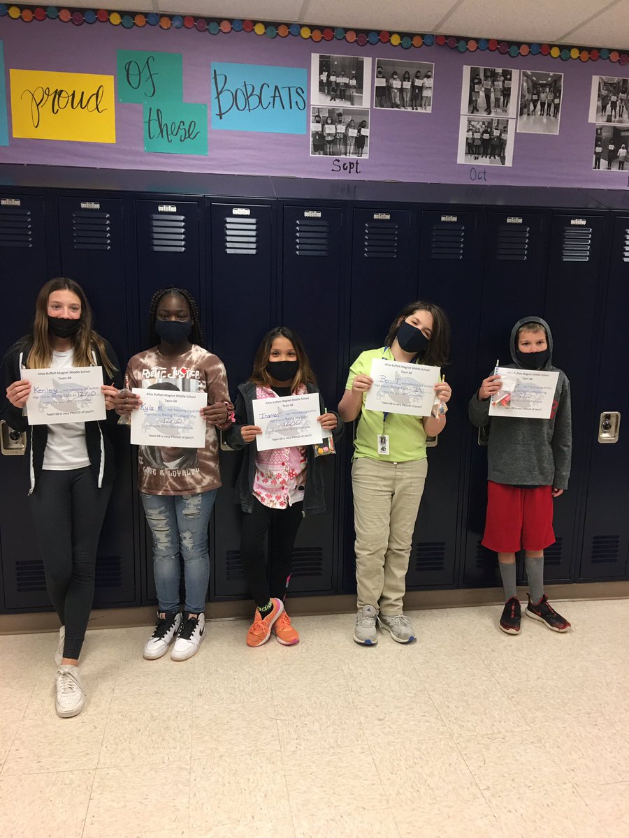 johnsonBmath's tweet photo. We are proud of these 6B Bobcats showing the Buffett High Five. @BuffettMagnet https://t.co/N17ntzqHuK