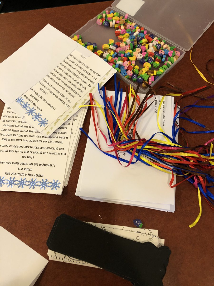 Happy Teachers sending Christmas cards to their Ss @HillsVirtualK12 <a href="/MattHoffHCPS/">Matthew Hoff, Ed.D.</a> <a href="/LisaBrengel/">Lisa Brengel</a> #mspedrajastem